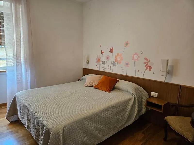 Casa Carla - Cozy Apartment With Garden -8 Km To Bellagio! Oliveto Lario 0*,  Italy